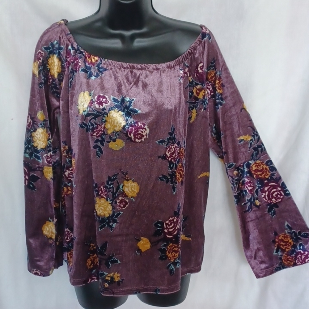 NWT It’s Our Time Women’s Off The Shoulder Too